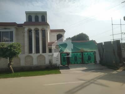 فضائیہ ہاؤسنگ سکیم لاہور میں 5 کمروں کا 1 کنال مکان 6.0 کروڑ میں برائے فروخت۔