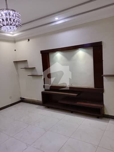 ٹی آئی پی ہاؤسنگ سوسائٹی ۔ فیز2 ٹی آئی پی ہاؤسنگ سوسائٹی,لاہور میں 6 کمروں کا 18 مرلہ مکان 2.15 لاکھ میں کرایہ پر دستیاب ہے۔