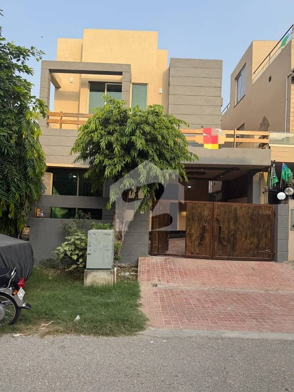 5 Marla House-Well Maintained Near Park & Mosque 5 Marla House-Well Maintained Near Park & Mosque