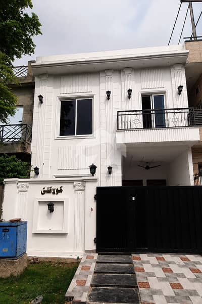 پراگون سٹی - آرچرڈ ١ بلاک پیراگون سٹی,لاہور میں 5 مرلہ Studio مکان 2.9 کروڑ میں برائے فروخت۔