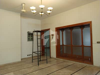 One Kanal Upper Portion For Rent In Phase 1.