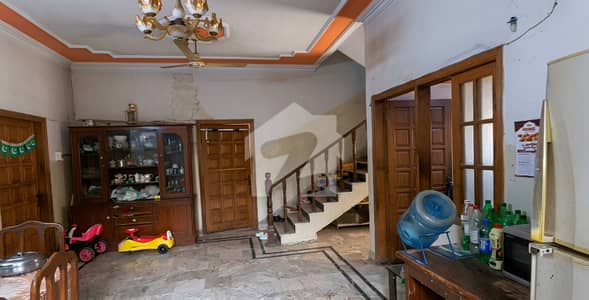 GROUND +1 250 SQUARE YARDS BUNGALOW AVAILABLE FOR SALE AT BLK-4 GULSHAN