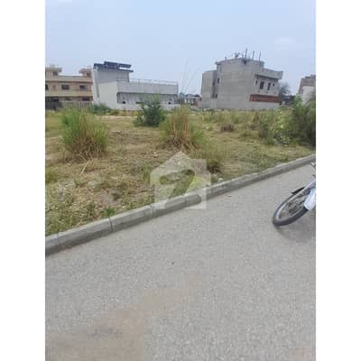 جناح گارڈنز ایف ای سی ایچ ایس,اسلام آباد میں 8 مرلہ رہائشی پلاٹ 1.3 کروڑ میں برائے فروخت۔ جناح گارڈنز ایف ای سی ایچ ایس,اسلام آباد میں 8 مرلہ رہائشی پلاٹ 1.3 کروڑ میں برائے فروخت۔