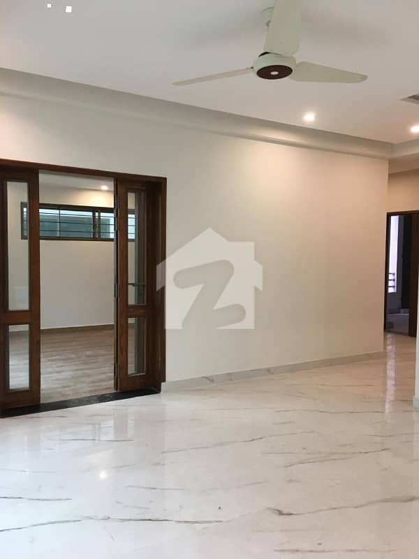 14 MARLA 4 BEDROOM APARTMENT AVAILABLE FOR SALE 14 MARLA 4 BEDROOM APARTMENT AVAILABLE FOR SALE