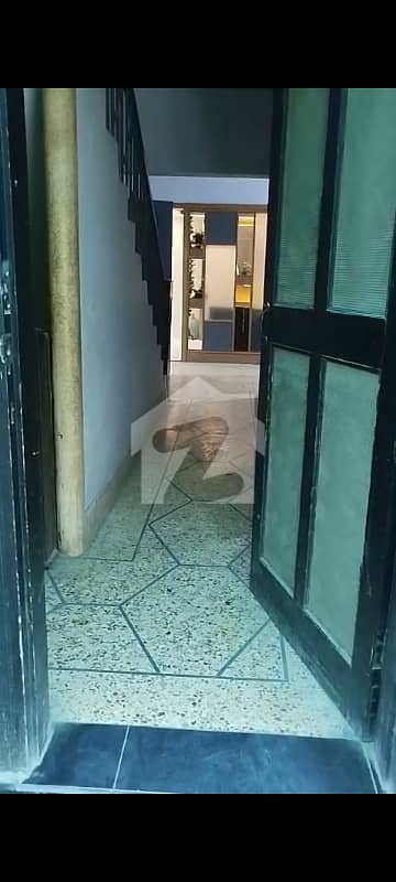 SILENT COMMERCIAL 1ST FLOOR WITH ROOF AVAILABLE