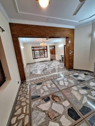 BEAUTIFUL GROUND PORTION WITH SEPARATE GATE