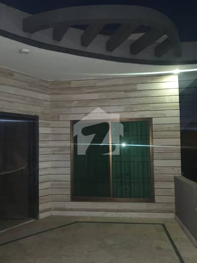 کینال روڈ فیصل آباد میں 3 کمروں کا 3 مرلہ مکان 1.55 کروڑ میں برائے فروخت۔