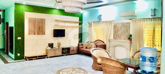 ویلینشیاء ہاؤسنگ سوسائٹی لاہور میں 5 کمروں کا 1 کنال مکان 6.25 کروڑ میں برائے فروخت۔ ویلینشیاء ہاؤسنگ سوسائٹی لاہور میں 5 کمروں کا 1 کنال مکان 6.25 کروڑ میں برائے فروخت۔