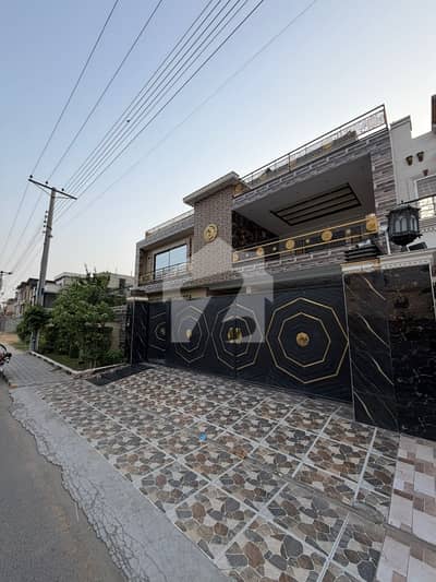 الرحمان فیز 2 - بلاک ایل الرحمان گارڈن فیز 2,الرحمان گارڈن,لاہور میں 6 کمروں کا 1 کنال مکان 8.5 کروڑ میں برائے فروخت۔ الرحمان فیز 2 - بلاک ایل الرحمان گارڈن فیز 2,الرحمان گارڈن,لاہور میں 6 کمروں کا 1 کنال مکان 8.5 کروڑ میں برائے فروخت۔