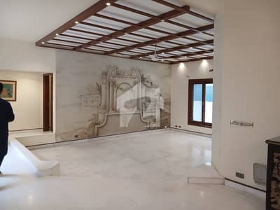 BUNGLOW FOR RENT DHA PHASE 7  700 YARD
