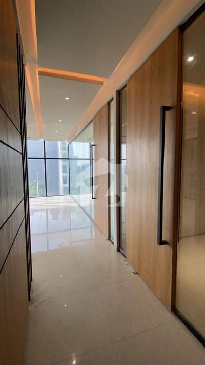 Luxurious Space Available For Rent