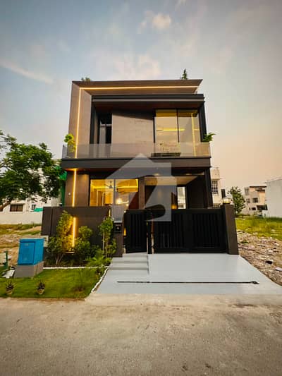 5 MARLA BRAND NEW HOUSE AVALIBLE FOR SALE DHA LAHORE