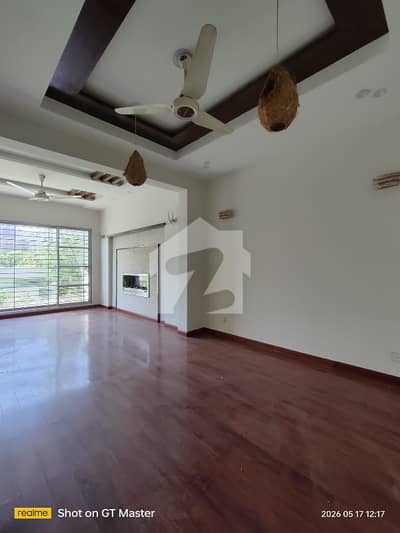 10 Marla House For Sale In DHA Phase 5 L Block Near To Park & Masjid Prime Location