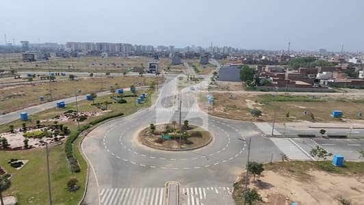 Facing park/ Rare option in 9 Town