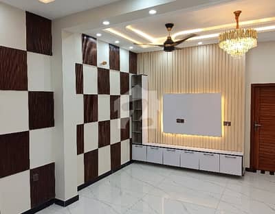 10 Marla Upper Portion Available For Rent In Central Park Housing Scheme Lahore.