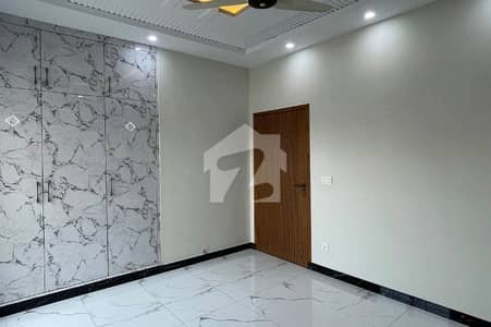 10 Marla Upper Portion Available For Rent In Central Park Housing Scheme Lahore