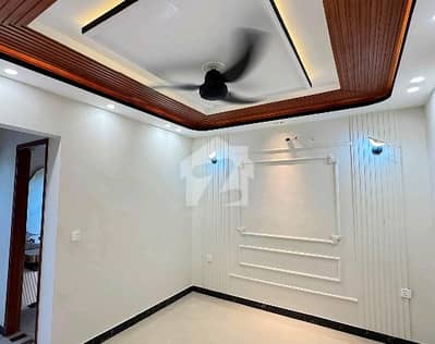 5 Marla Upper Portion Available For Rent In Central Park Housing Scheme Lahore