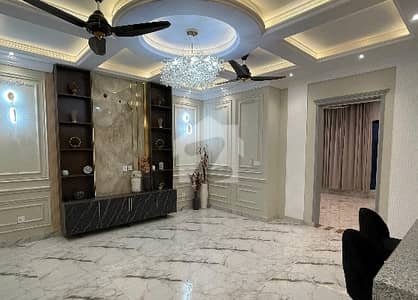 1 KANAL UPPER PORTION AVAILABLE FOR RENT IN CENTRAL PARK HOUSING SCHEME LAHORE