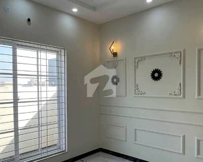 10 MARLA UPPER PORTION AVAILABLE FOR RENT IN CENTRAL PARK HOUSING SCHEME LAHORE