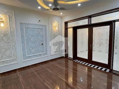 1 KANAL FULL HOUSE AVAILABLE FOR RENT IN CENTRAL PARK LAHORE
