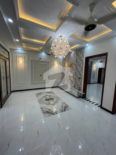 10 Marla House Available For Rent