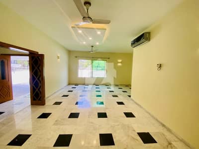 ایف ۔ 8 اسلام آباد میں 5 کمروں کا 2 کنال مکان 12.0 لاکھ میں کرایہ پر دستیاب ہے۔
