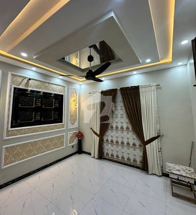 Perfect On Excellent Location 5 Marla House In Park View City - Crystal Block For sale