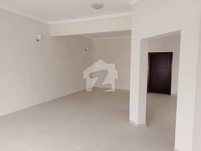 Brand New 3 Bed Villa Near Entrance Available In Precinct 31