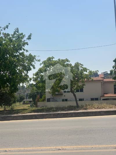 بحریہ ہیملیٹ بحریہ ٹاؤن فیز 8,بحریہ ٹاؤن راولپنڈی,راولپنڈی میں 2 کنال رہائشی پلاٹ 3.3 کروڑ میں برائے فروخت۔