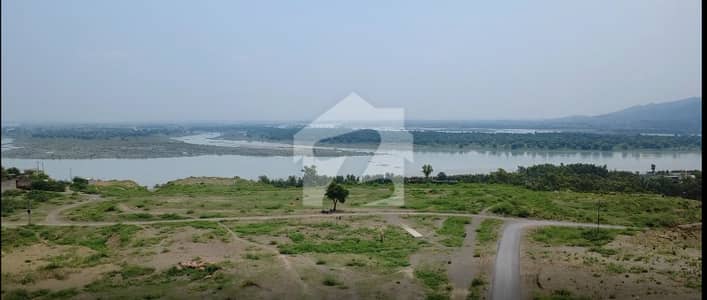 جی ٹی روڈ نوشہرہ میں 150 کنال رہائشی پلاٹ 90.0 کروڑ میں برائے فروخت۔