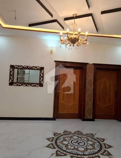 الجلیل گارڈن لاہور میں 5 کمروں کا 10 مرلہ مکان 1.0 لاکھ میں کرایہ پر دستیاب ہے۔