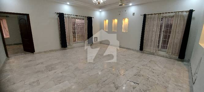 ڈی ایچ اے ڈیفینس فیز 2 ڈی ایچ اے ڈیفینس,اسلام آباد میں 2 کمروں کا 10 مرلہ بالائی پورشن 75.0 ہزار میں کرایہ پر دستیاب ہے۔
