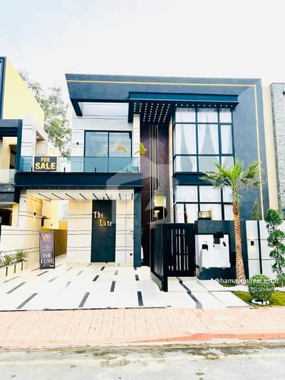 10 Marla Residential House For Sale In Quaid Block, Nearby Commercial Market, School, Mosque and Health Care Canter