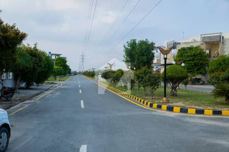 66 MARLA CORNOR PARK FACING PLOT FOR SALE