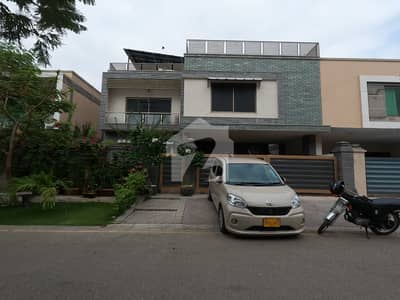 Prime Location Askari 5 - Sector J House Sized 375 Square Yards Is Available