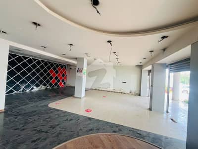 G-6 MARKAZ 5000 SQ. FEET GROUND FLOOR BEST FOR OUTLETS BRANDS NATIONAL & MULTINATIONAL COMPANIES