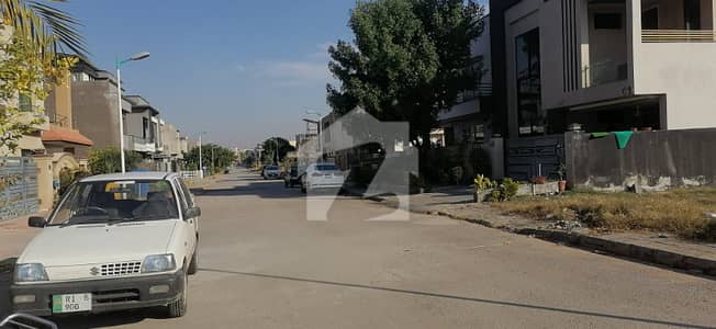 TOP LOCATION PLOT AVAILABLE FOR SALE IN BLOCK - C