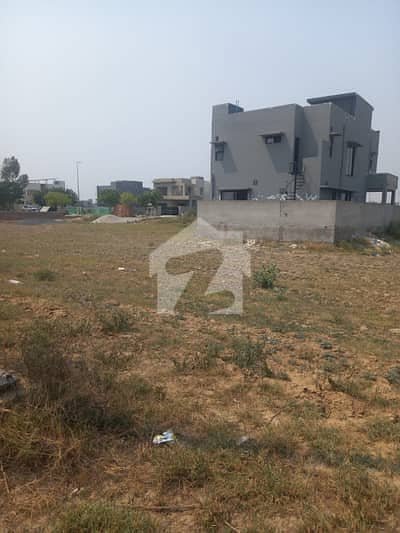 1 Kanal Prime Location Plot Available For Sale