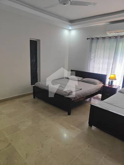 BEAUTIFUL LOCATION UPPER PORTION FOR RENT