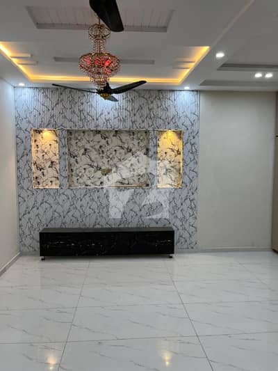 BRAND NEW 5 MARLA HOUSE AVAILABLE ON INVESTOR PRICE BRAND NEW 5 MARLA HOUSE AVAILABLE ON INVESTOR PRICE