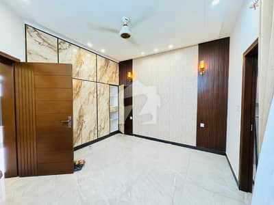 Prime Location 5 Marla Spacious House Available In Royal Palm City For Sale