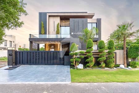 1 Kanal Top Quality Build Luxurious Beautiful Ultra Modern Design Villa Fully Furnished With Basement For Sale