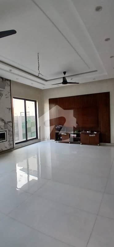 One Kanal House For Rent In Phase 1