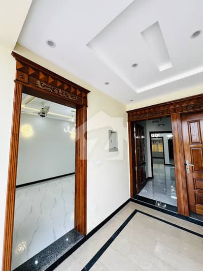 Beautiful 8 Marla brand new full house for rent Beautiful 8 Marla brand new full house for rent