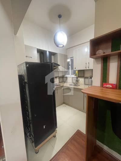 2 bed available in Diamond Mall