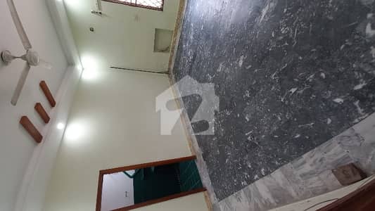 Canal View House Sized 4500 Square Feet Near Park