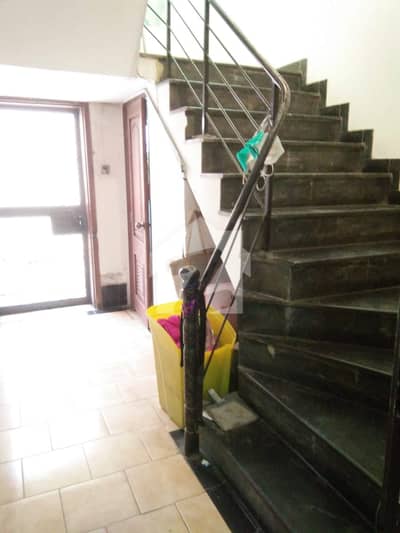 ڈی ایچ اے فیز 2 ڈی ایچ اے ڈیفینس,لاہور میں 5 کمروں کا 1 کنال مکان 8.95 کروڑ میں برائے فروخت۔