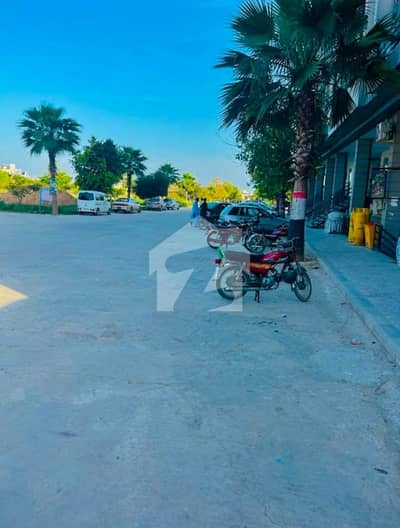 زمر ویلی کشمیر ہائی وے,اسلام آباد میں 11 مرلہ کمرشل پلاٹ 3.01 کروڑ میں برائے فروخت۔