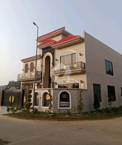 سٹی ہاؤسنگ سوسائٹی گوجرانوالہ میں 5 کمروں کا 10 مرلہ مکان 4.25 کروڑ میں برائے فروخت۔