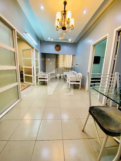 In Gulshan-E-Iqbal - Block 7 House Sized 500 Square Yards For Sale
